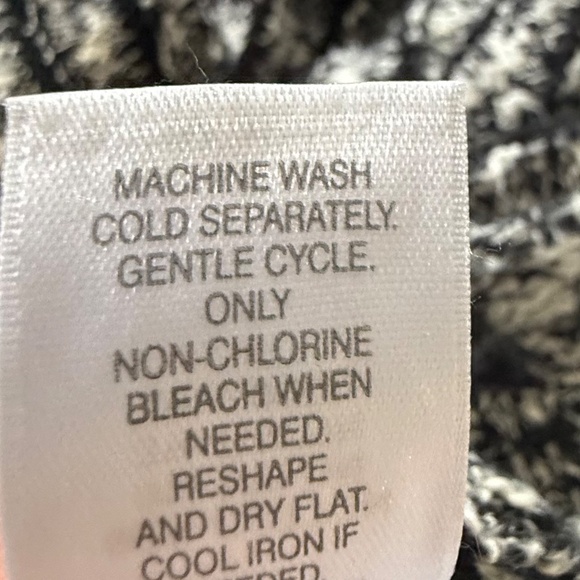 JJill, black and white sweater - Picture 9 of 9